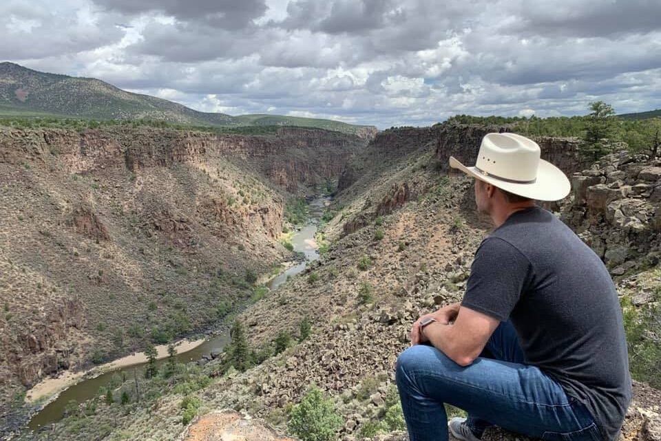 This Good Guy Wears a White Hat